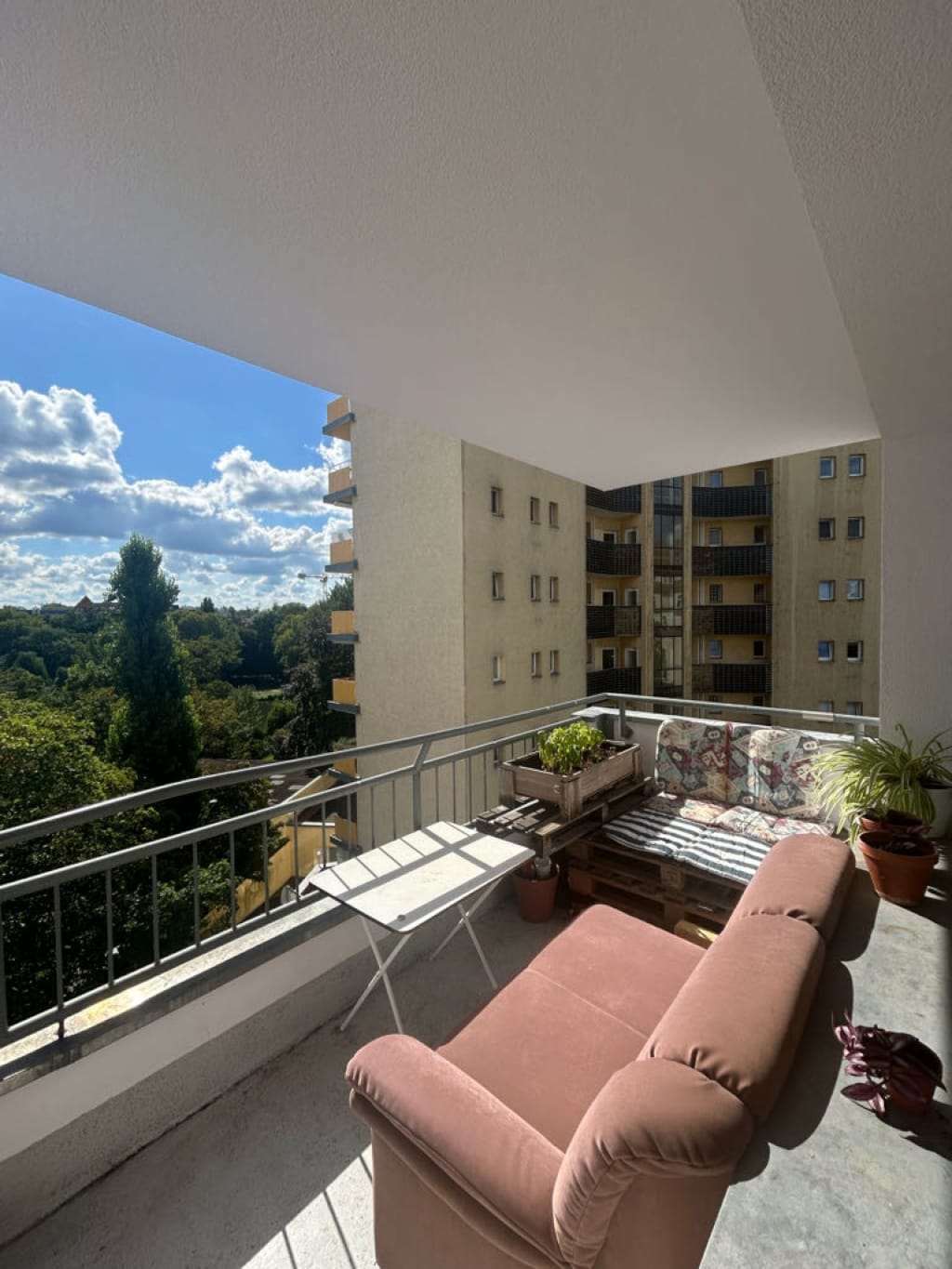 50e27ed64eecf39f5c586ce7f1d1511ab570065a840c6f8d42140209f2977884_175845790338794673350338748361.large